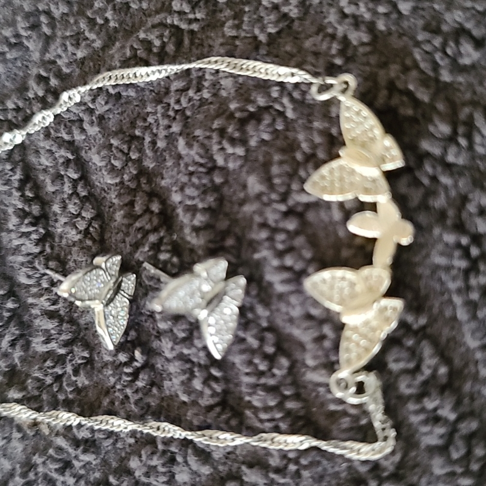Necklace - Picture 2 of 2